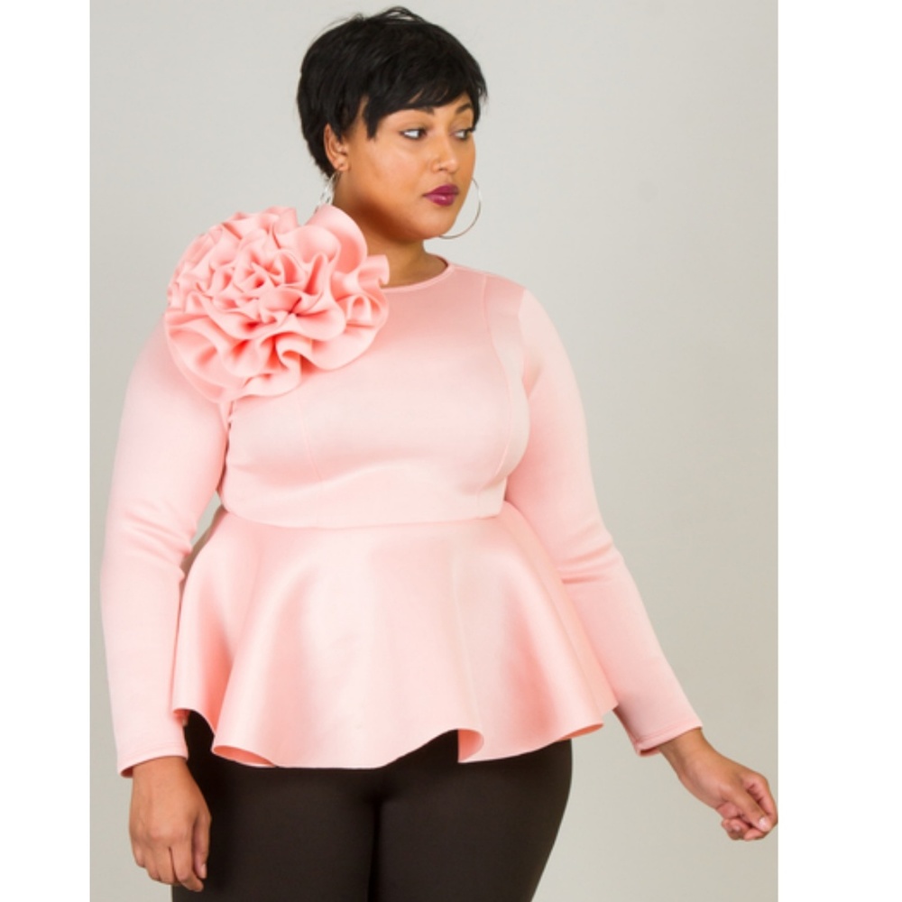 LONG SLEEVE WITH BIG FLOWER DETAIL PEPLUM STYLE TO - Picture 3 of 3